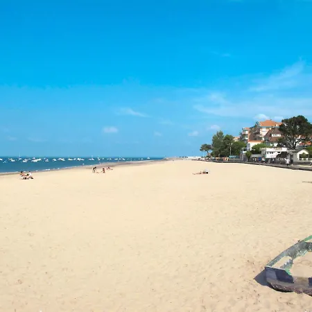 Zephyr-1 By Interhome Lejlighed